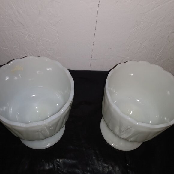 Vintage Milk Glass Vase/Planters - Picture 6 of 15